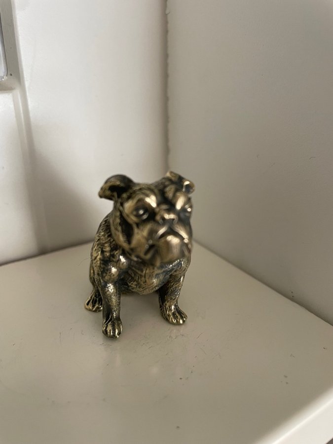 Mässing figur hund