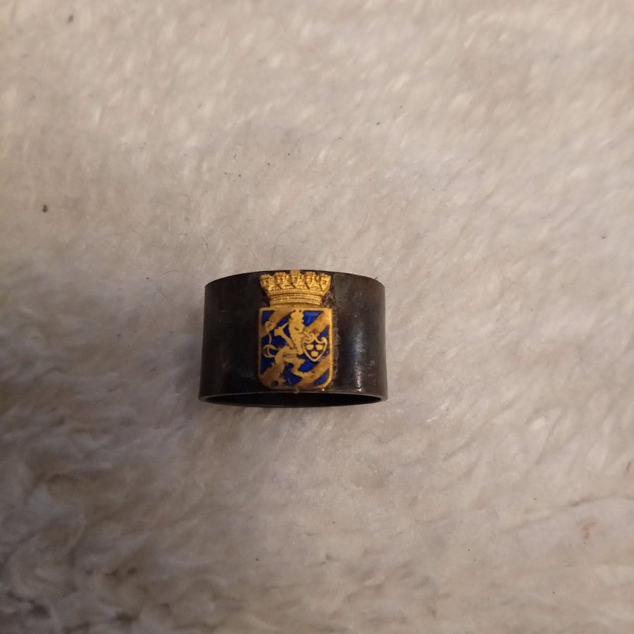 Svensk scarf ring med lejon