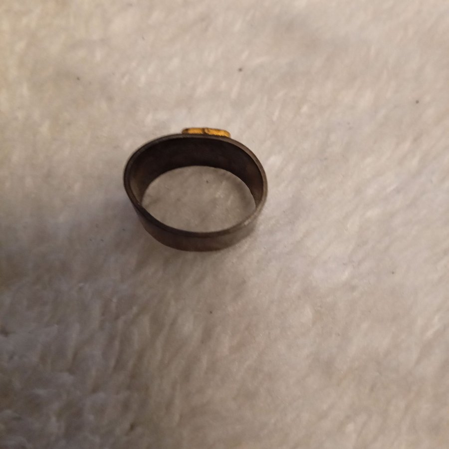 Svensk scarf ring med lejon