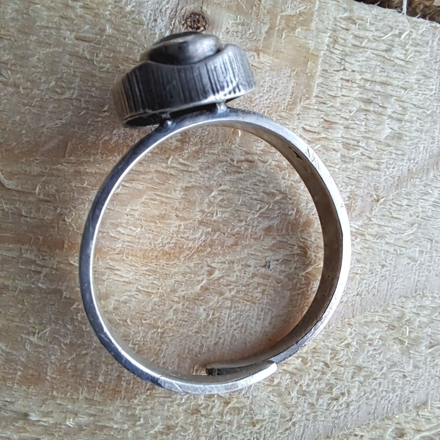 KARL LAINE - silverring med bergkristall. 1978, sterlingsilver 925, Finland