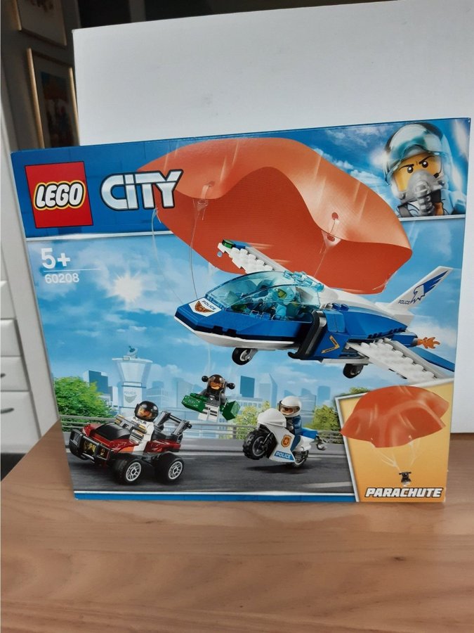 LEGO City 60208 - Polisflygplan med fallskärm