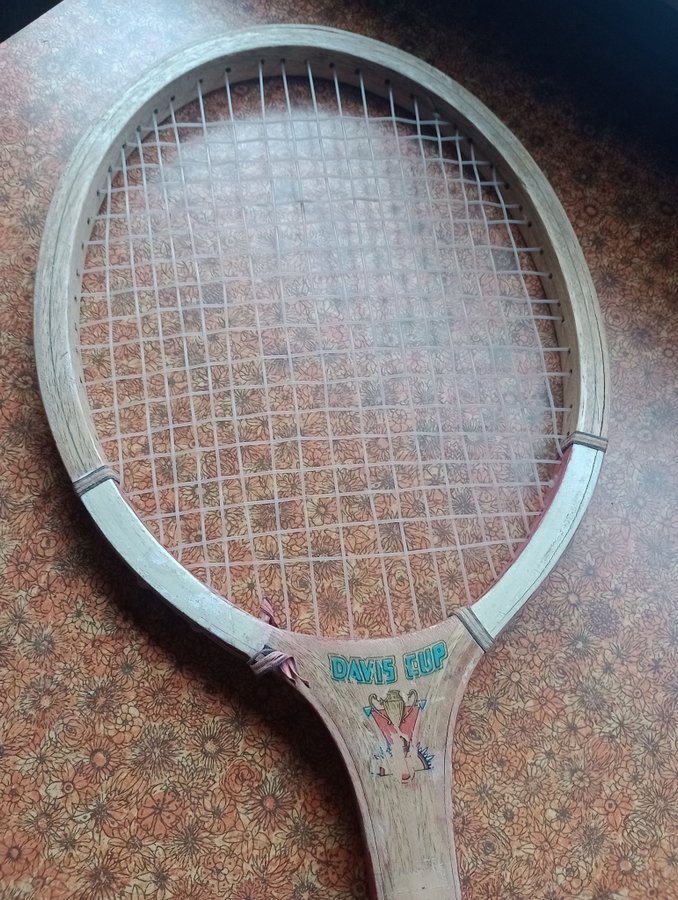 Tennisrack retro antik Davis cup