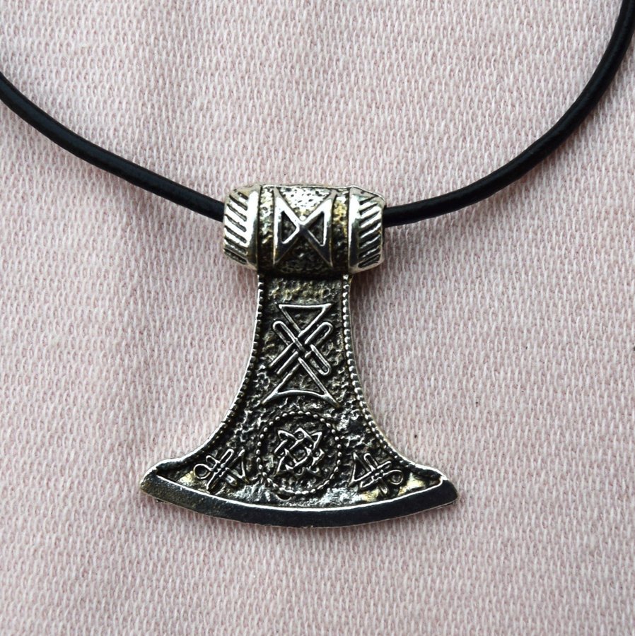 VIKINGATIDA YXA som halsband - hängsmycke vikingasmycke