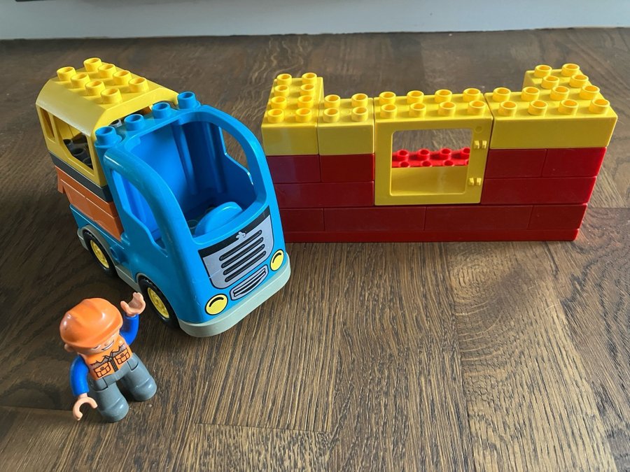 Lego Duplo Byggset med lastbil, byggnad och arbetare