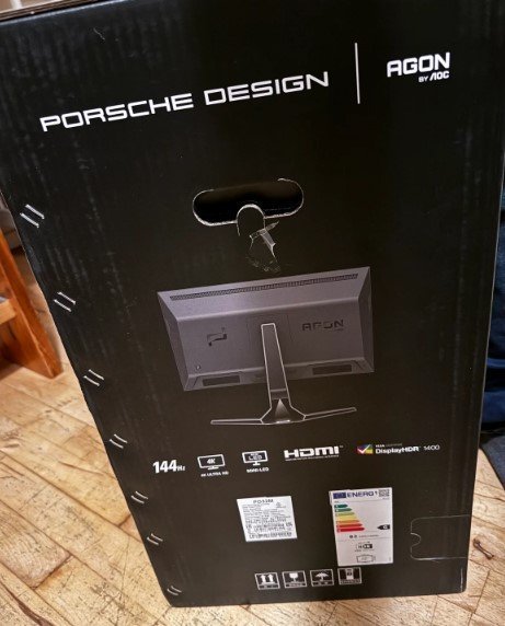 Porsche Design | AOC Agon Pro PD32M