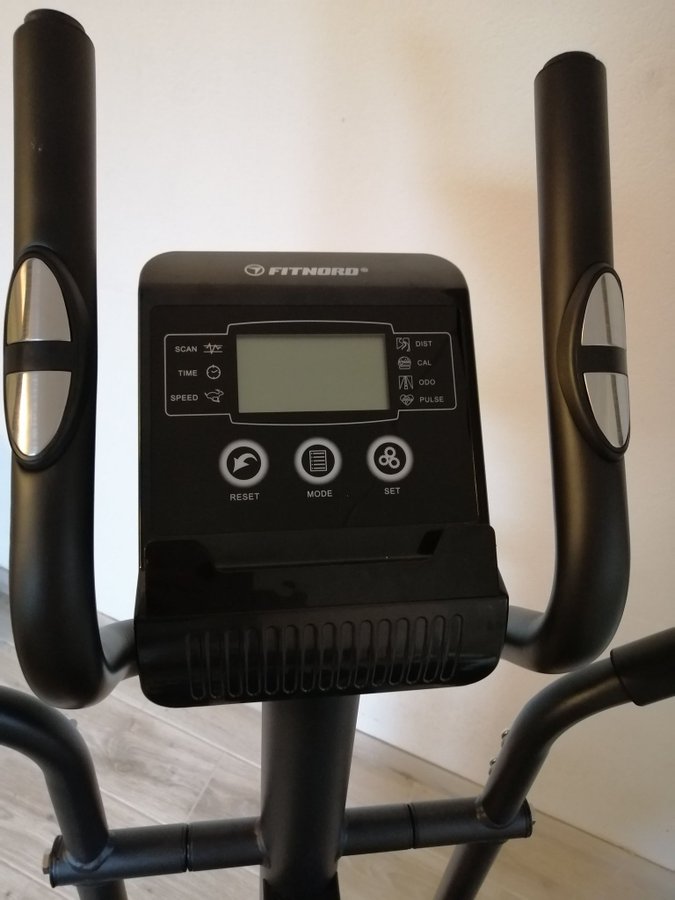 FitNord Hiker 100R Crosstrainer bakhjulsdriven