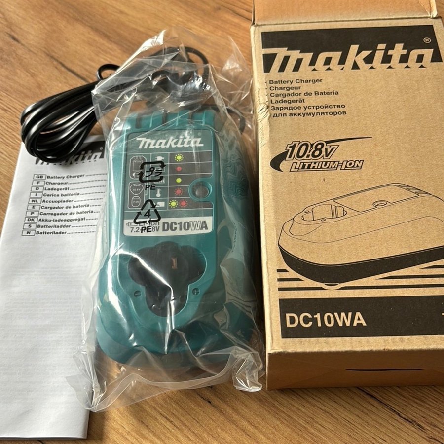 NY Makita DC10WA Laddare