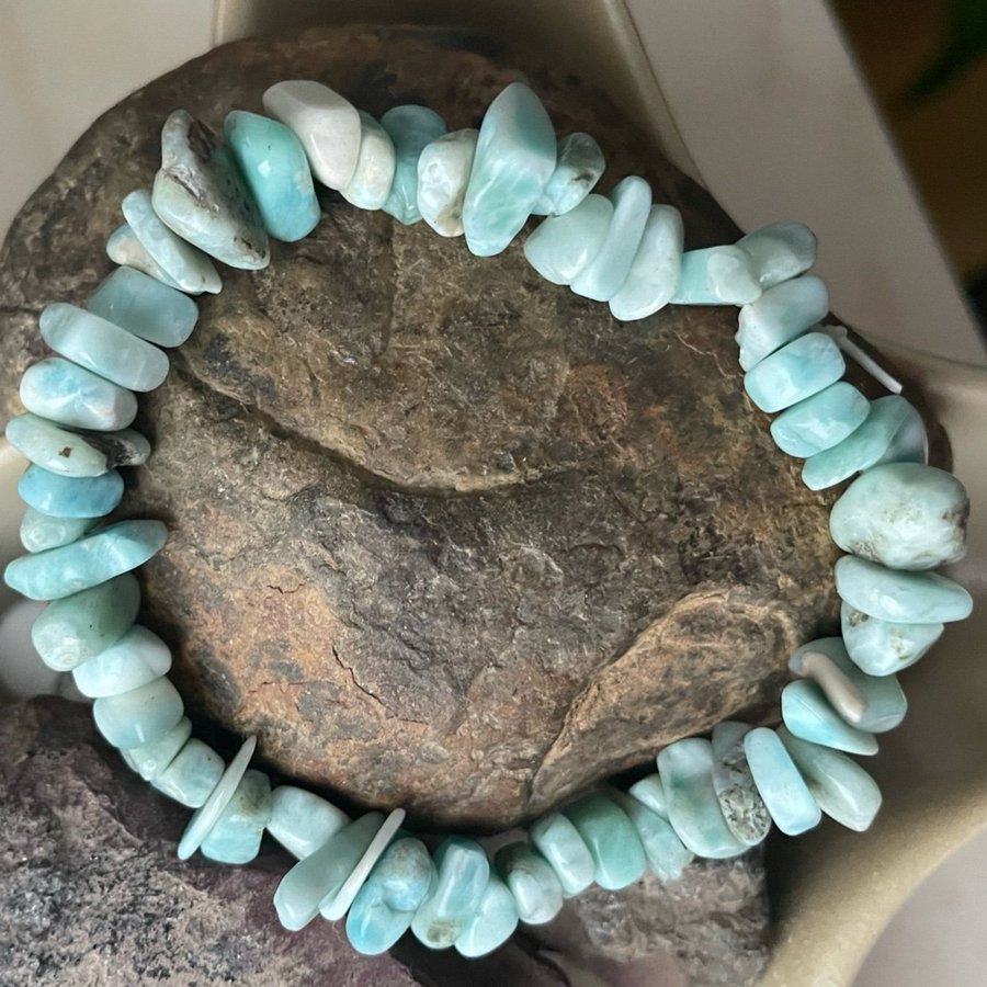 AUTENTISK NATURLIG LARIMAR UNIKT CHIPS ARMBAND