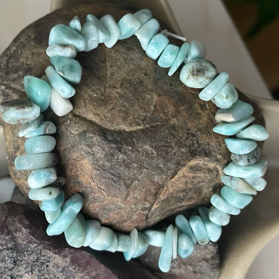 AUTENTISK NATURLIG LARIMAR UNIKT CHIPS ARMBAND