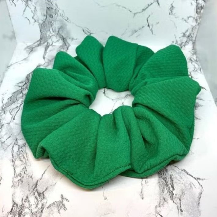 Grön texturerad överdimensionerad / XXL Scrunchie Enchanted Scrunch NY