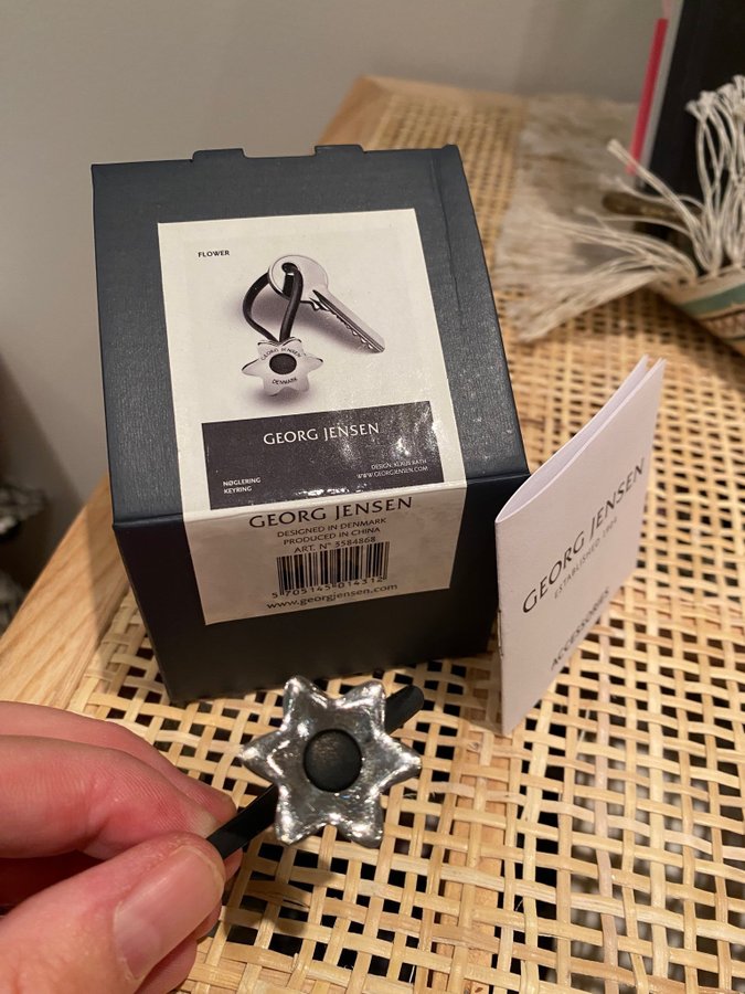 Julklapp - Georg Jensen Nyckelring Flower - Originalförpackning