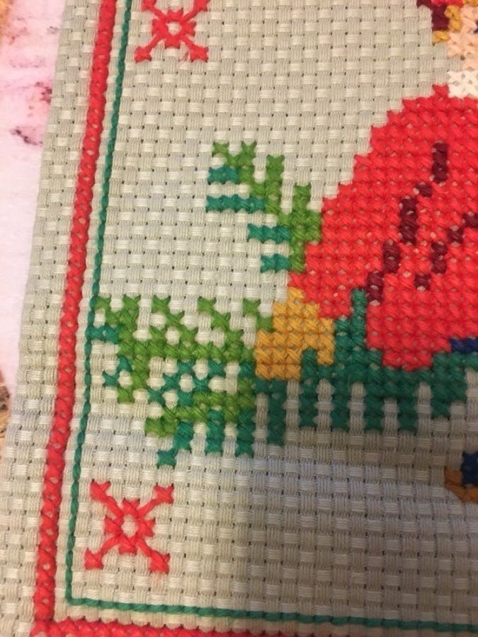 Handbroderad julduk i kraftig aidaväv 80/26 cm