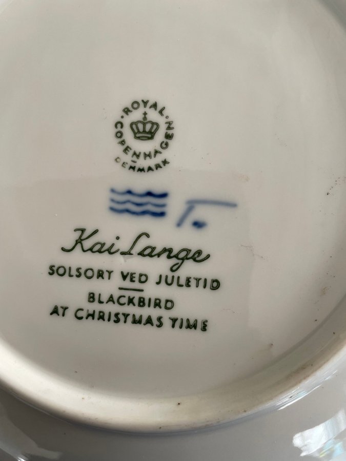 4 st Royal Copenhagen julplattor 1966 Solsort vid juletid