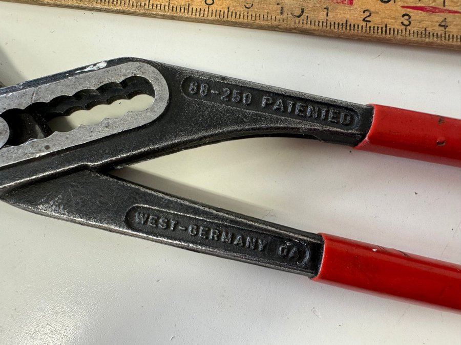 Knipex 88-250 ”alligator” polygrip