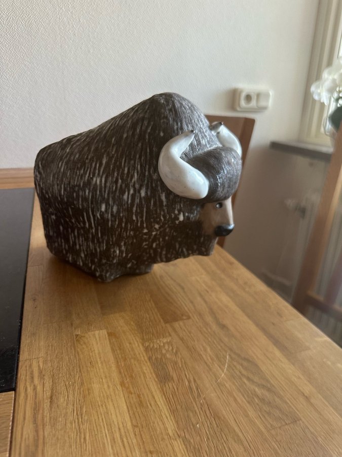 Keramisk Bison Figur från Uppsala-Ekeby