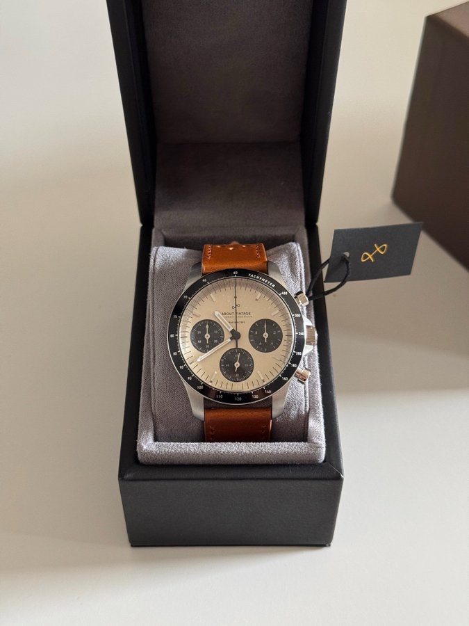 About Vintage 1960 Racing Chronograph - Stål / Hvid  Sort