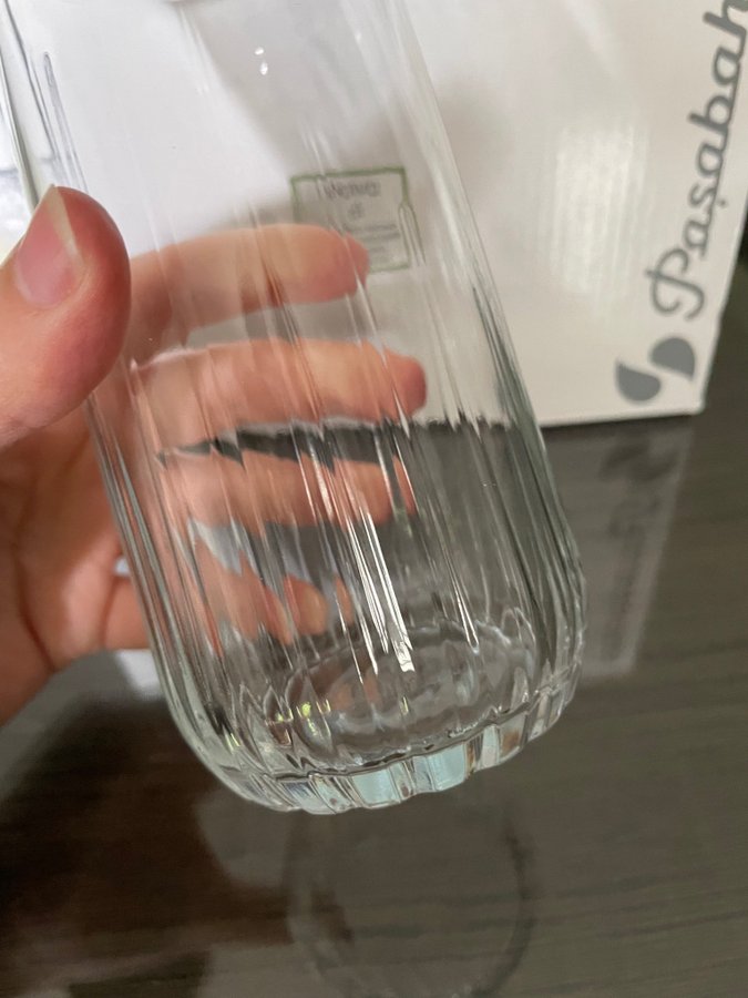 6 nya avlånga glas med detalj i botten