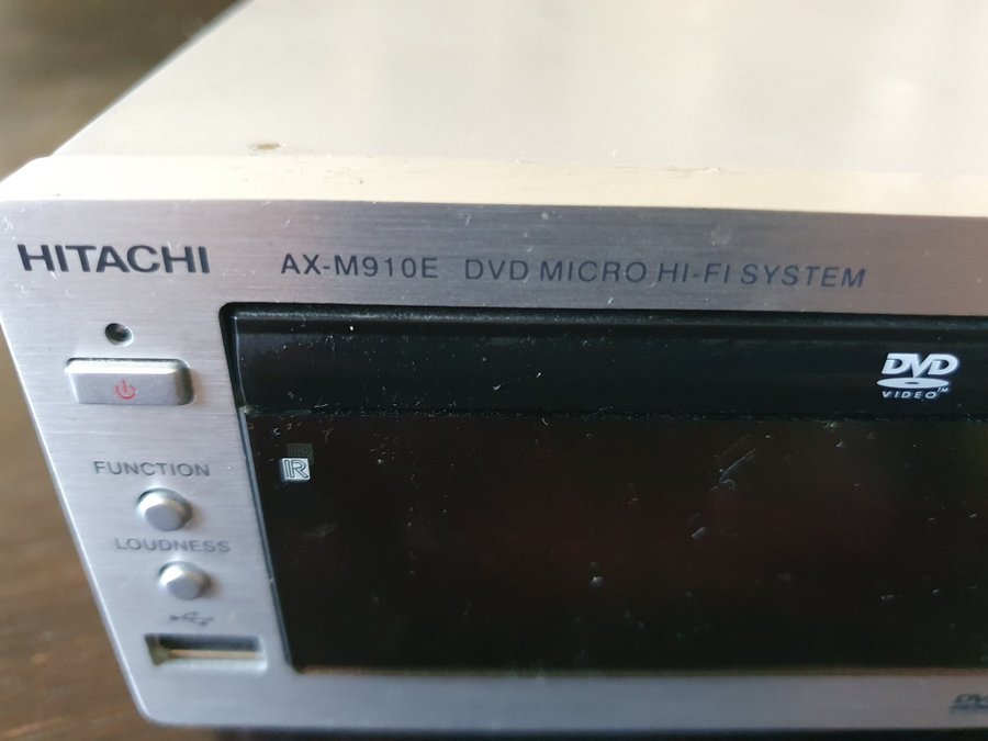 Hitachi AX-M910E DVD Micro Hi-Fi System