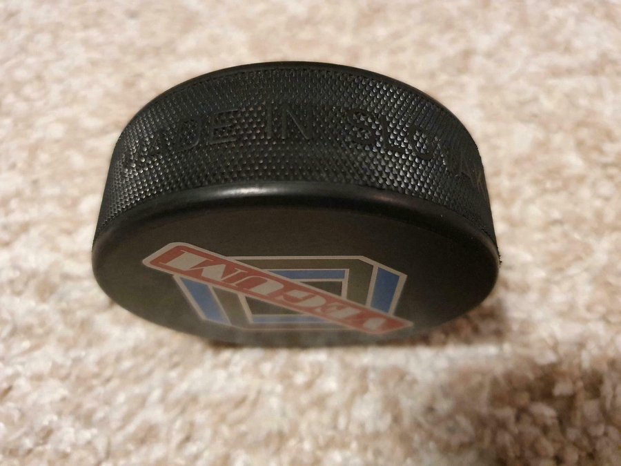 Eishockey Puck Vegum made in Slowakei