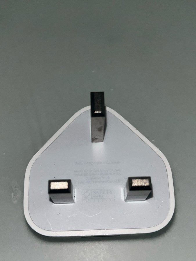 Apple Reseadapter UK till EU