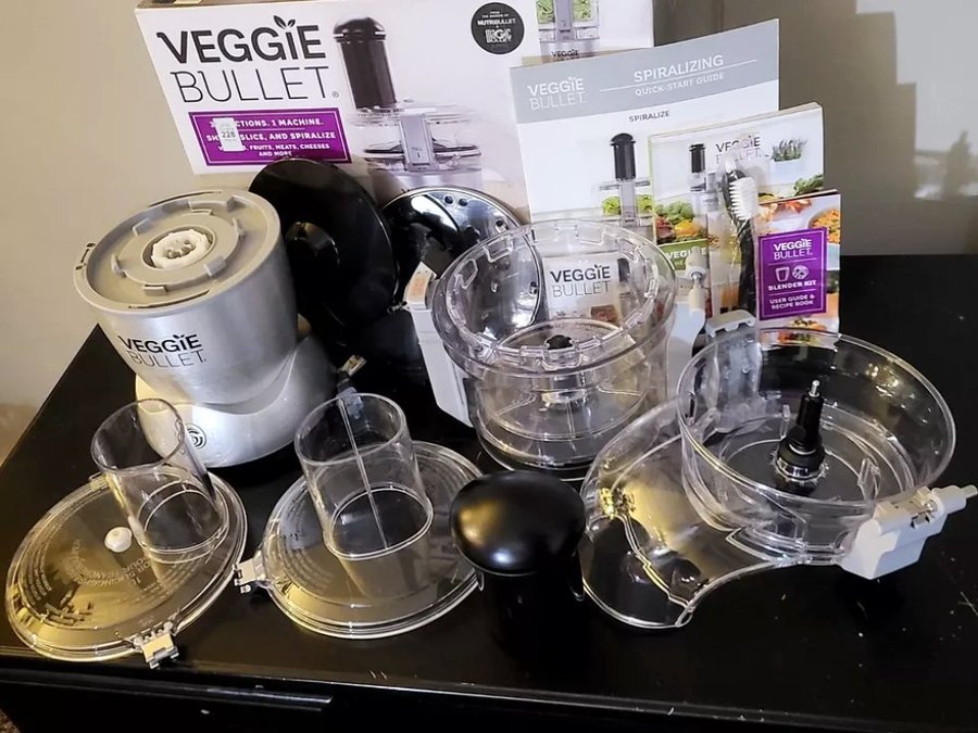 Veggie Bullet VBR-1001 Electric Spiralizer Food Processor + 4 Extra Accessories