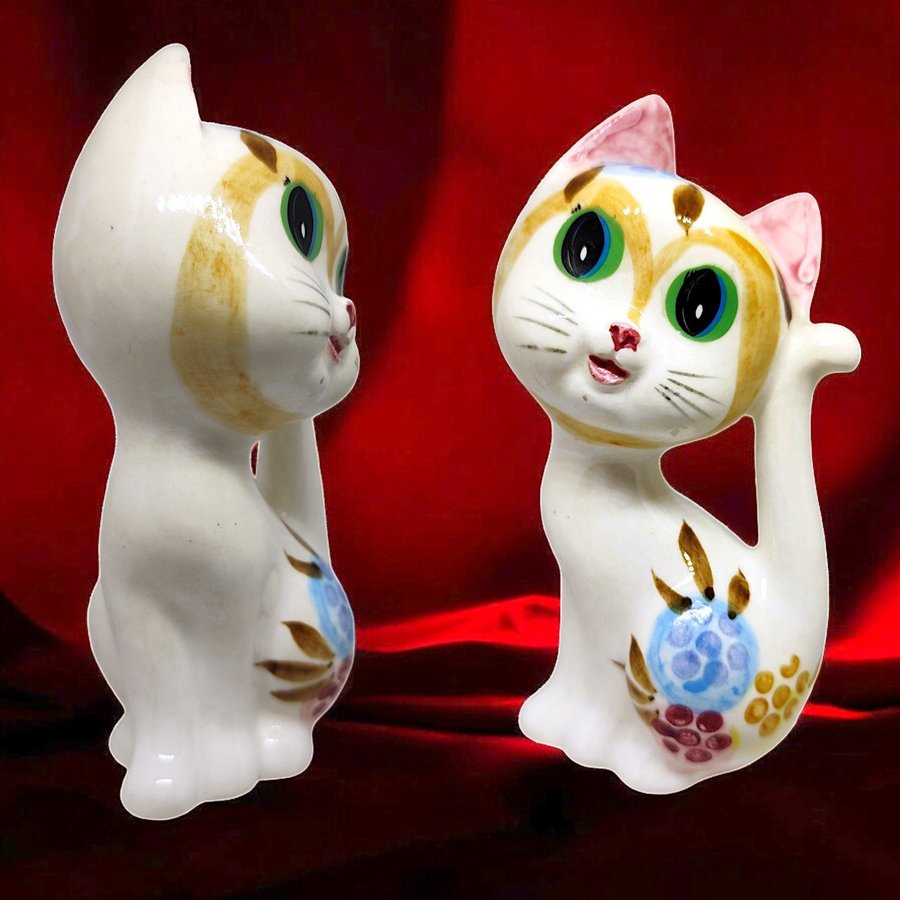 Vintage porcelain cat, Katt i porslin från 50 talet Bohem stil