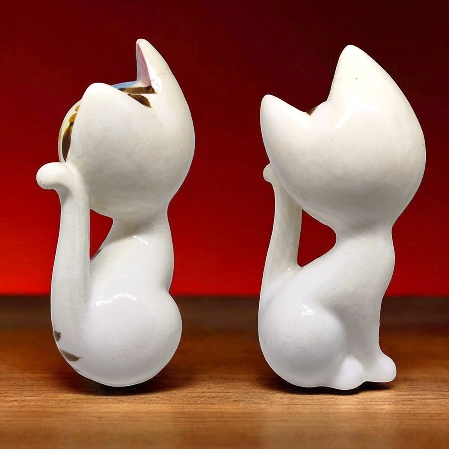 Vintage porcelain cat, Katt i porslin från 50 talet Bohem stil