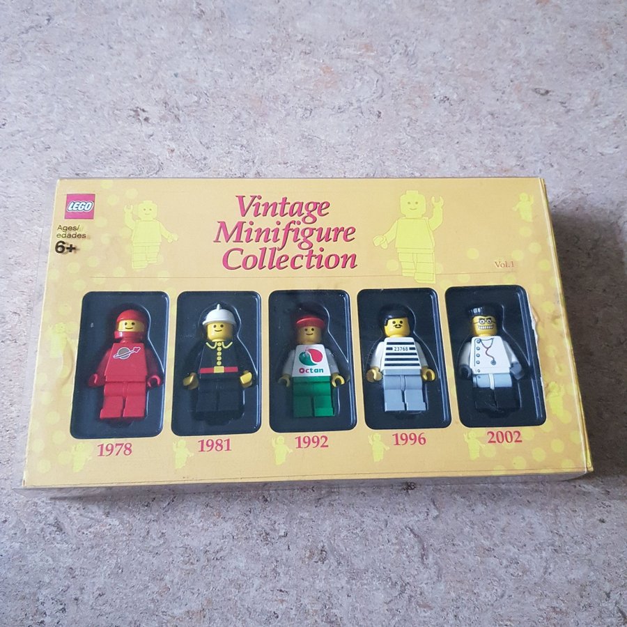 LEGO Vintage Minifigure Collection Vol. 1