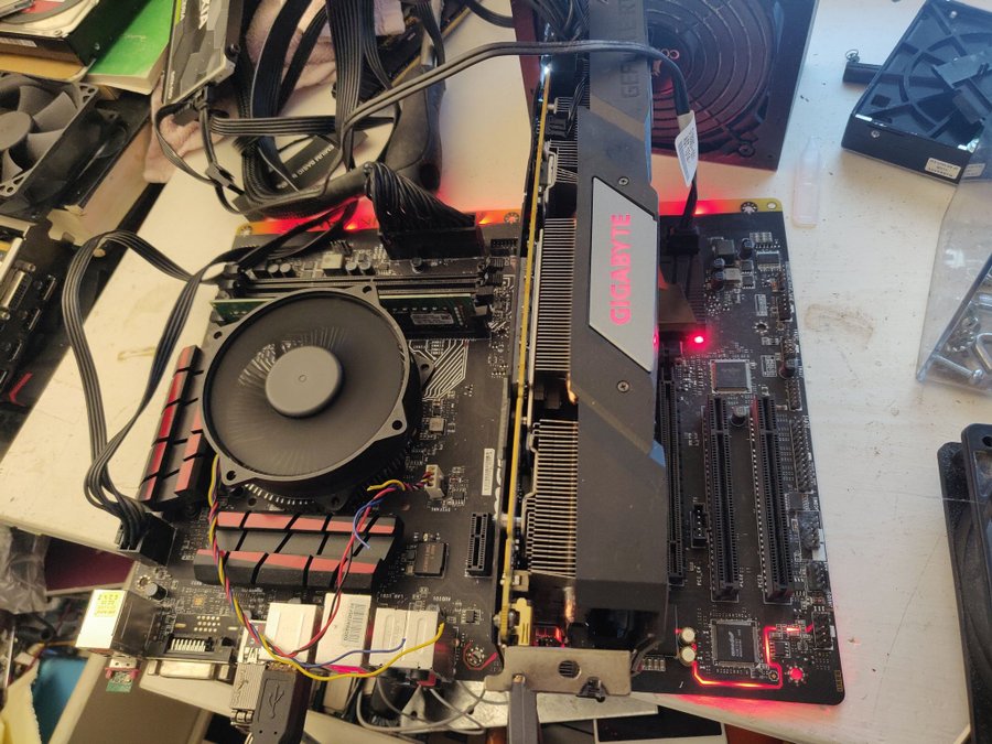 MSI B150A GAMING PRO, Corsair TX650M, Gigabyte RTX 2080 ti 12 GB