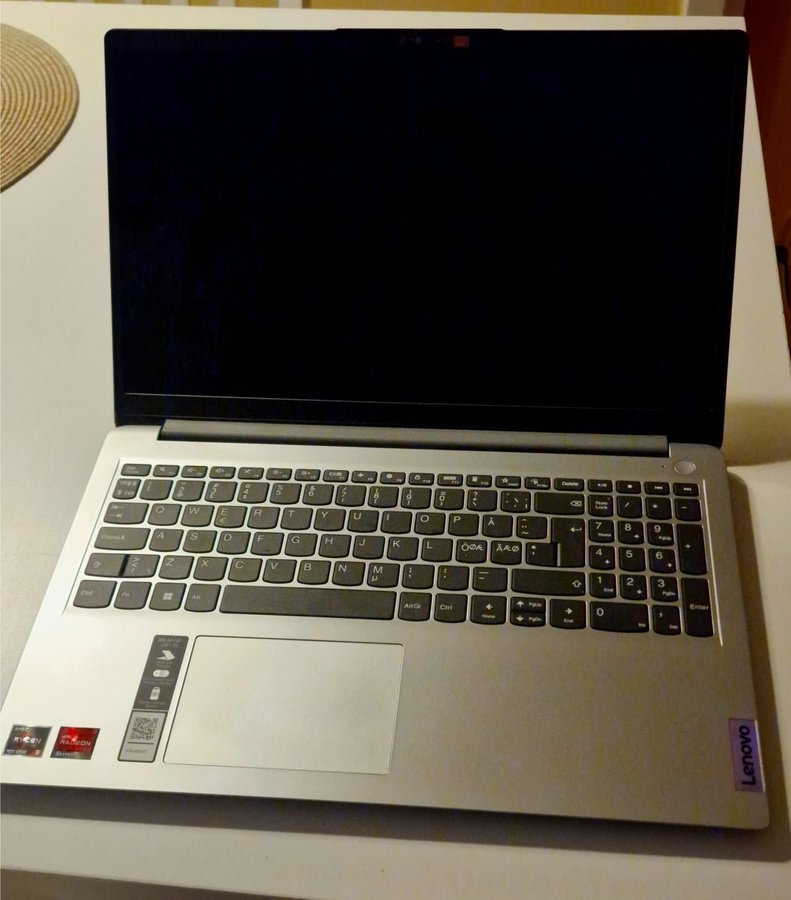 Lenovo IdeaPad 1 15AMN7