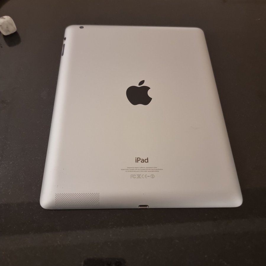 iPad 4:e generationen 16 GB. Modellen är A1458 Bud från 1kr