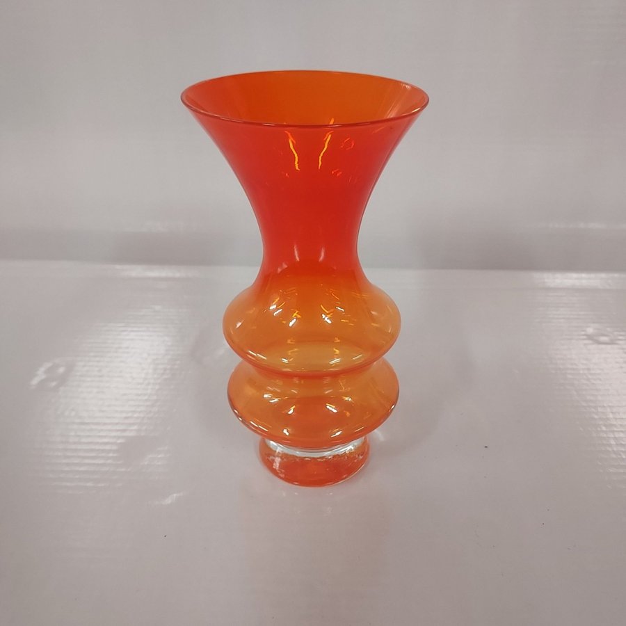 Orange glasvas Åseda