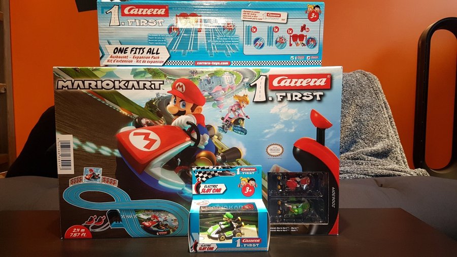 Carrera First Nintendo Mario Kart™ komplett paket (NY  OÖPPNAD)