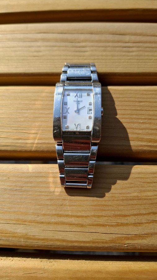 Tissot Generosi-T Damklocka