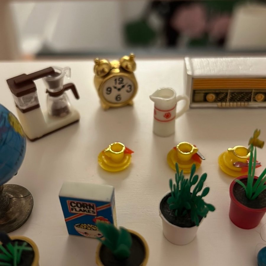 Lundby dockskåp - ett set med diverse retro tillbehör