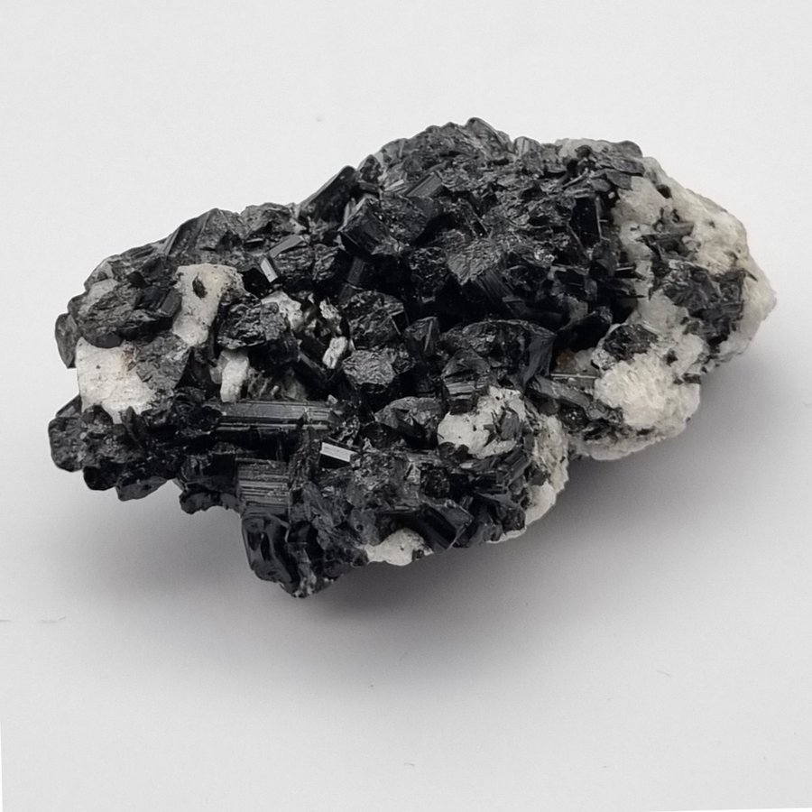 Black Tourmaline Cluster // Schorl // Svart Turmalin