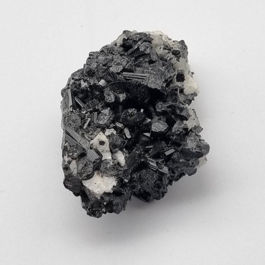 Black Tourmaline Cluster // Schorl // Svart Turmalin