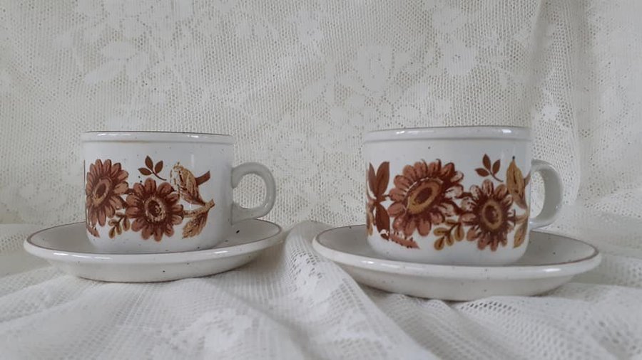 2 stycken kaffekoppar med fat Stonedale Tableware By Sampson Bridgwood England