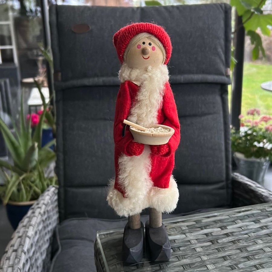 Jul tomte mor i trä med grötskål 26 cm