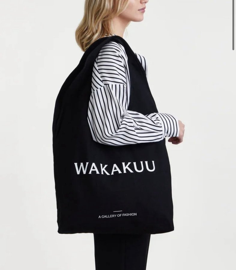 Wakakuu Totebag svart-Nyskick!