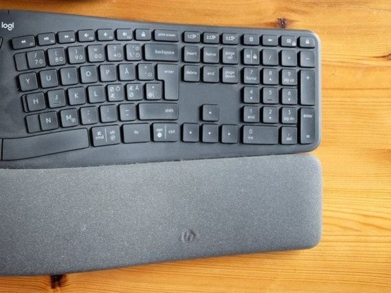 Logitech ERGO K860 Ergonomiskt trådlöst tangentbord