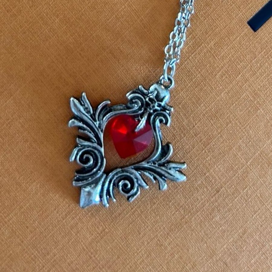 Alchemy Gotisk 'Bouquet of Love Pendant' för kvinnor i silverfärgade av tenn