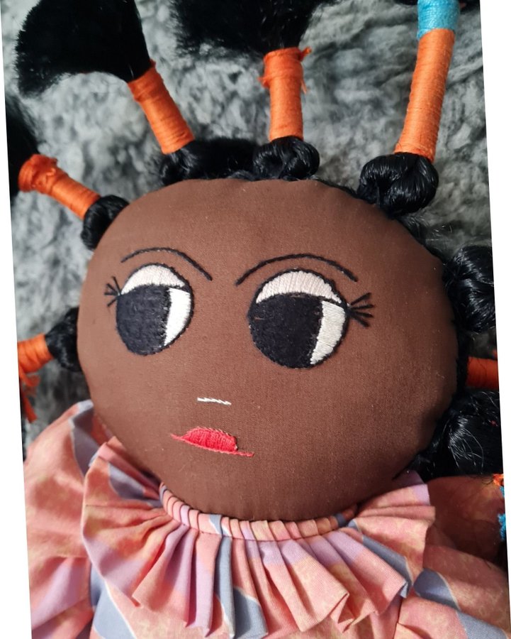 Så söt mörkhyad docka av textil / African doll / Trasdocka / Retro