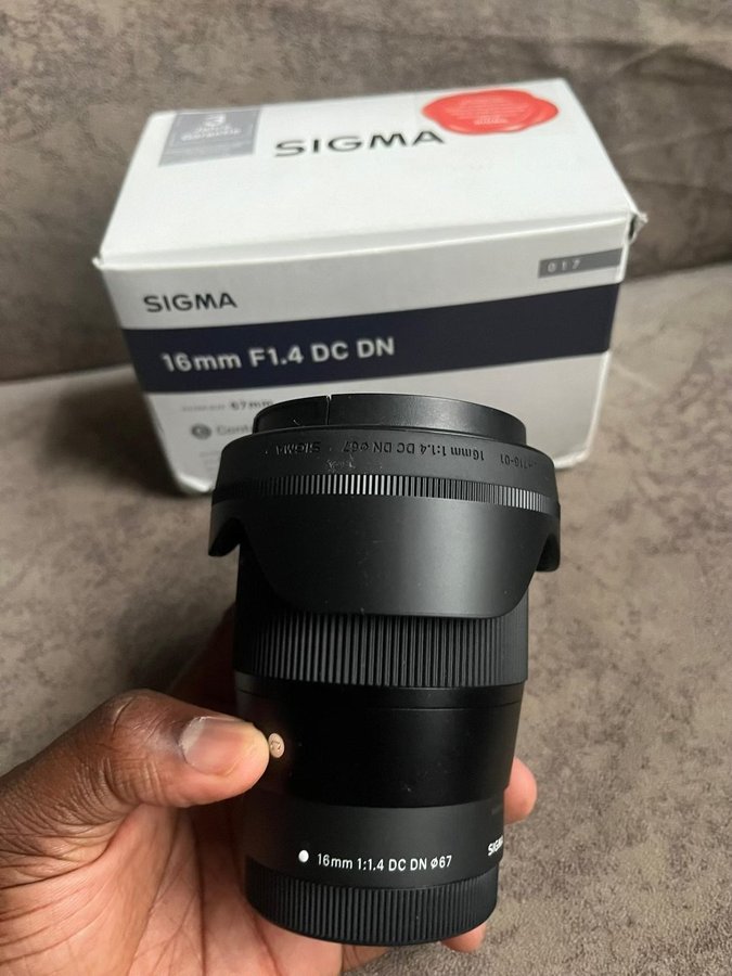 Sigma 16mm F1.4 DC DN Objektiv med 67mm ND filter