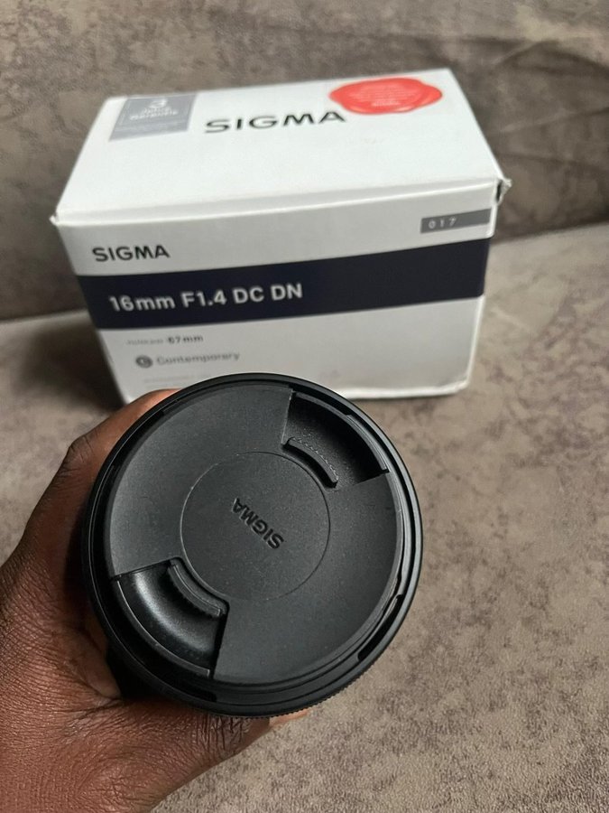 Sigma 16mm F1.4 DC DN Objektiv med 67mm ND filter