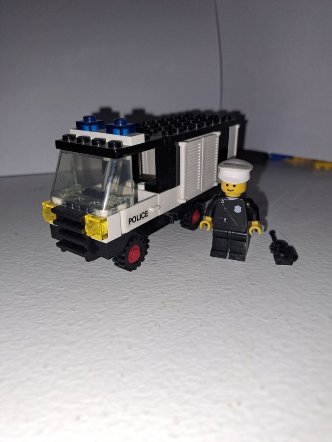 Lego Classic City Police Van 6681