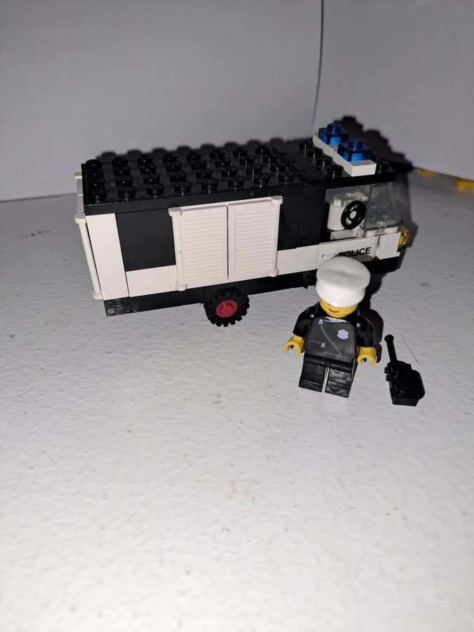 Lego Classic City Police Van 6681