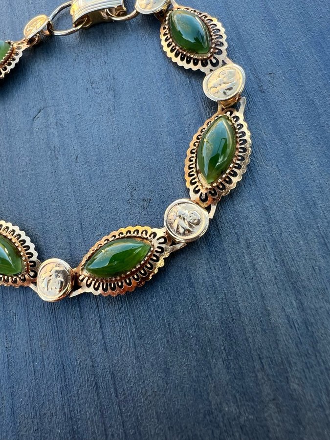 Vintage guldpläterad armband med jade stenar