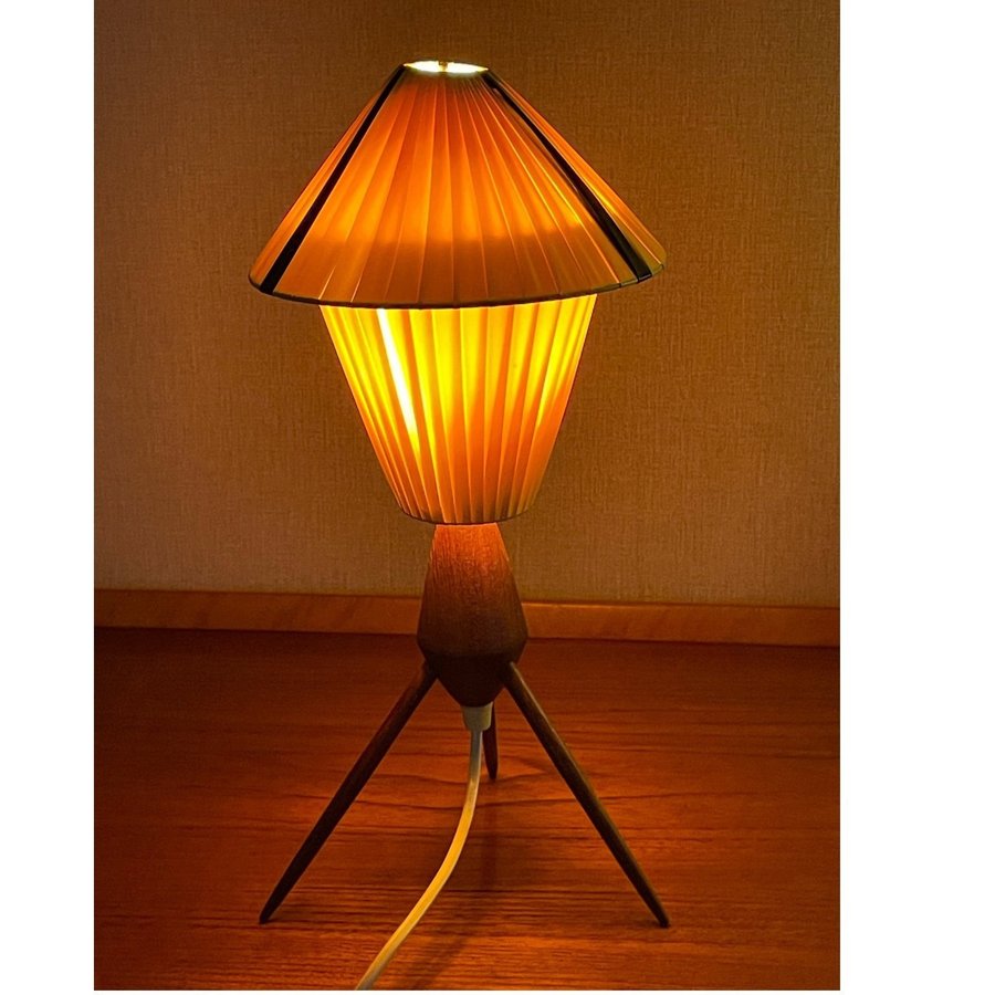 Raketlampa plastband och teak 50-tal retro