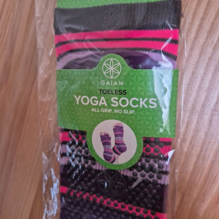 Gaiam Toeless Yoga Socks - Small/Medium. Antislip. Lila, rosa